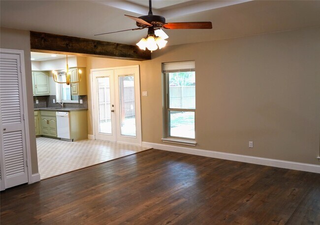 Building Photo - 311 Gwendola Dr