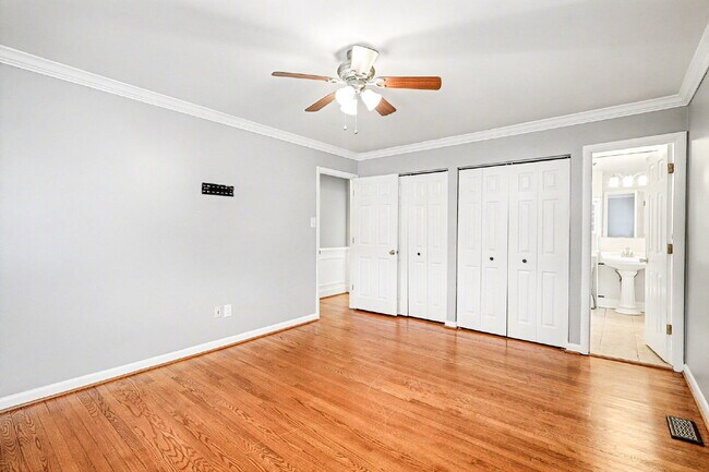 Building Photo - Welcome Home!!