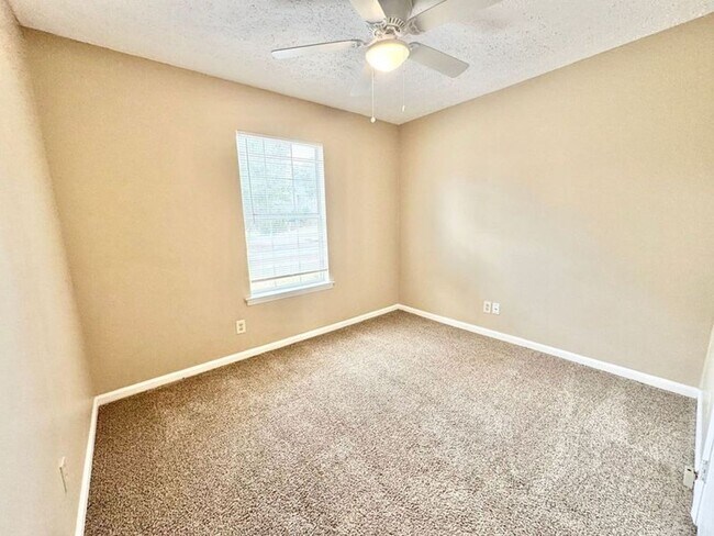 Building Photo - Charming 3 bedroom, 2 bathroom home located in the sought-after Battery Point on Whitemarsh Islan...