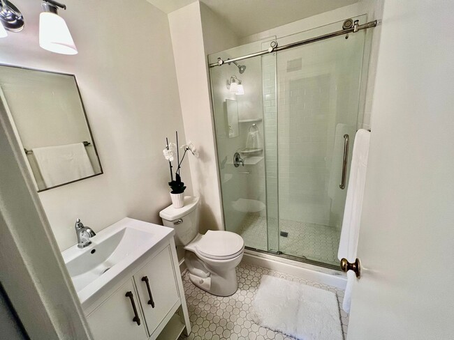 Building Photo - Where Elegance Meets Home! Waiting on you!