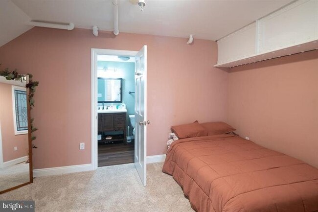 Building Photo - 50 N Front St