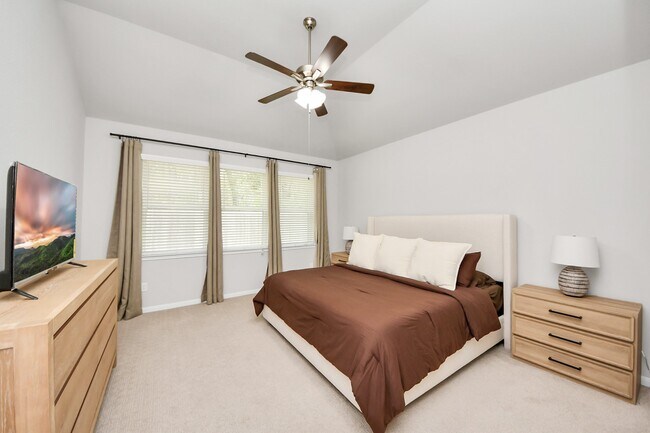 Building Photo - 6618 Beacon View Dr