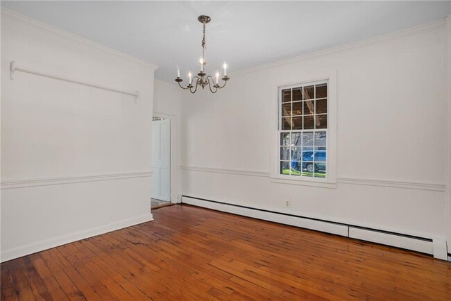 Building Photo - 14 Elm St