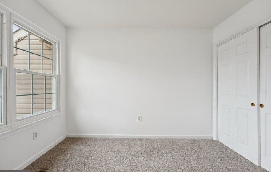 Building Photo - 7813 Flager Cir