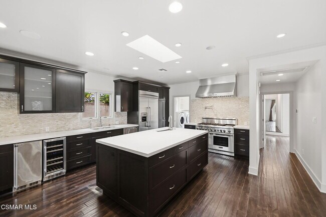 Building Photo - 732 N Alta Vista Blvd