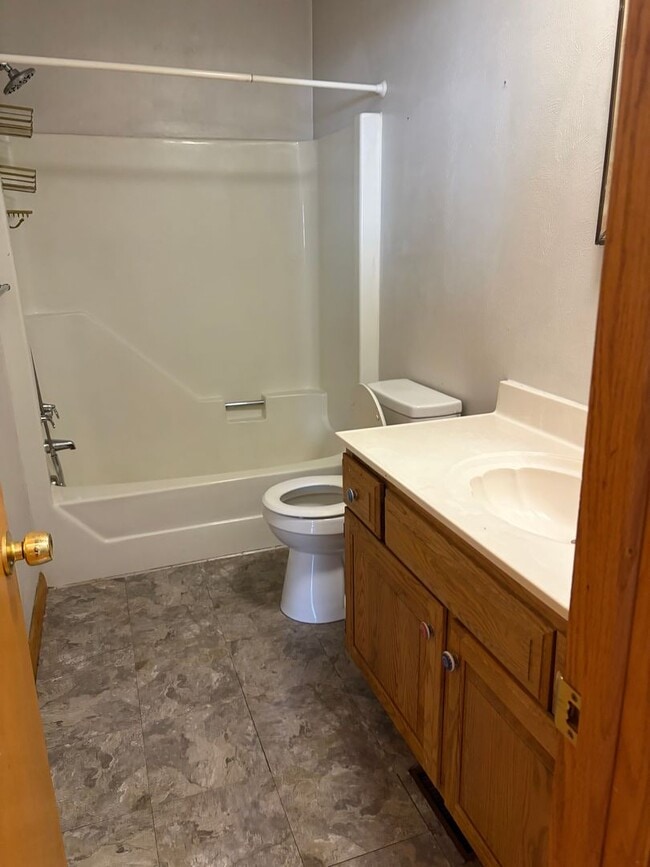 Building Photo - Cross Lanes Townhouse