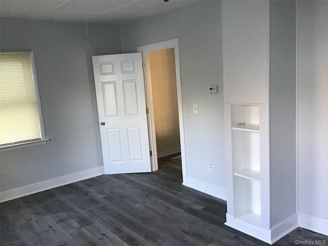 Building Photo - 46 Benson St