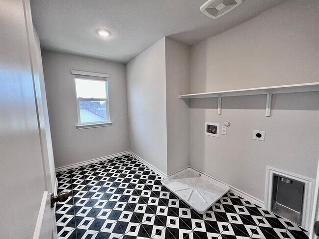 Building Photo - 4701 Lavender Field Path