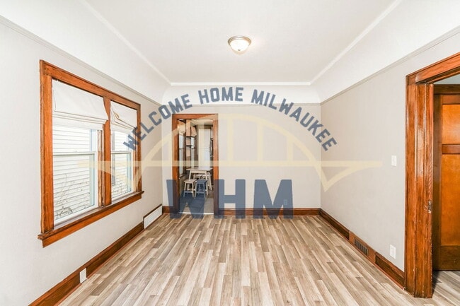 Building Photo - 1721 S 72nd St