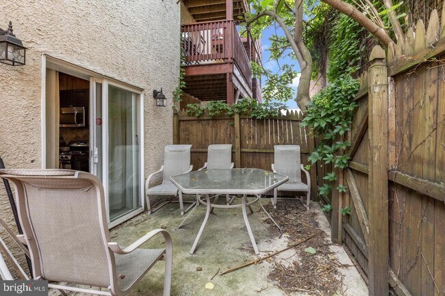 Building Photo - 920 S 16th St