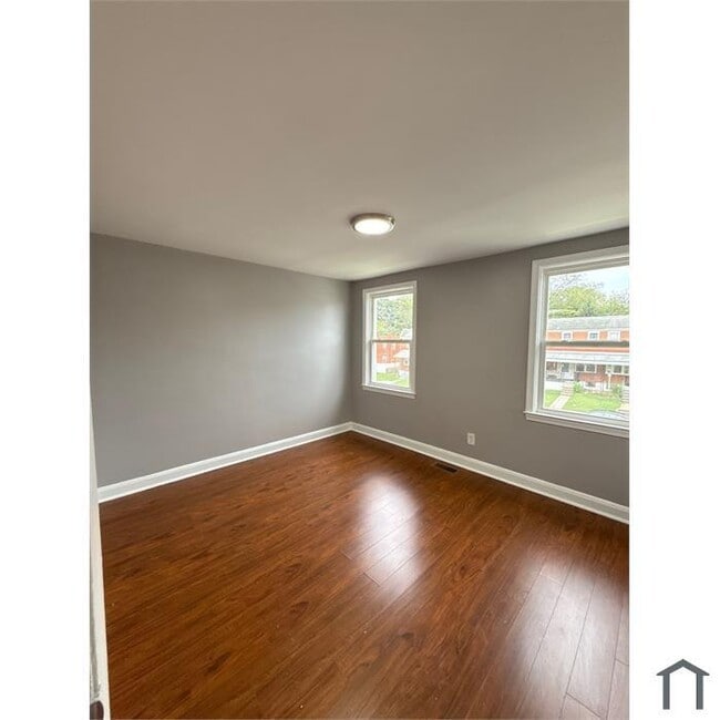 Building Photo - 3 Bedroom Housing Voucher Accepted