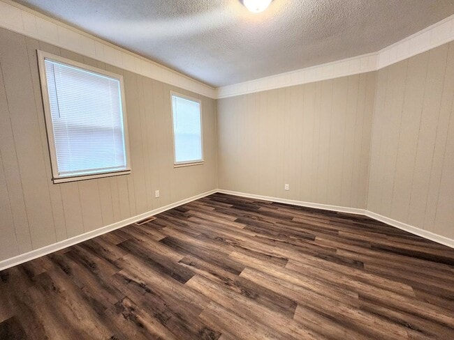 Building Photo - 2 Bedroom House Easley SC