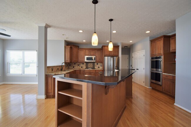 Building Photo - 5167 Elm Leaf Trail