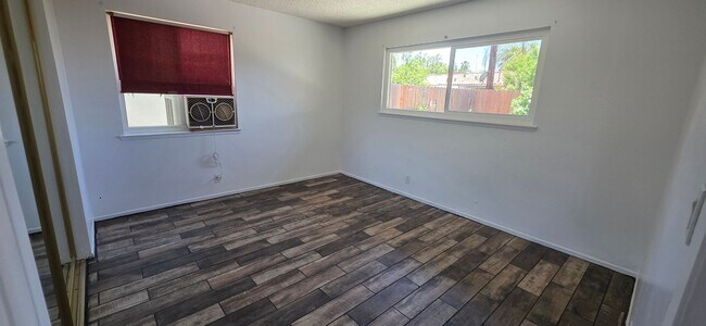 Building Photo - 55+ Community Two Bedrooms One Bath
