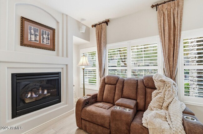 Building Photo - 5350 E Deer Valley Dr