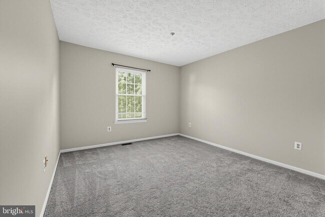 Building Photo - 2504 Smoketree Ln
