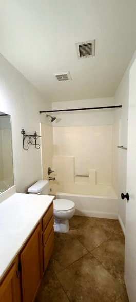 Building Photo - 8409 W Dreyfus Dr