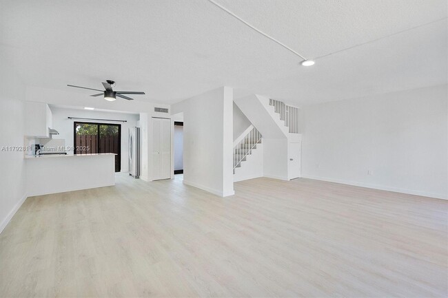 Building Photo - 3809 SW 82nd Ave