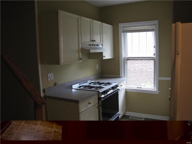 Building Photo - 1313 Claytonia Terrace