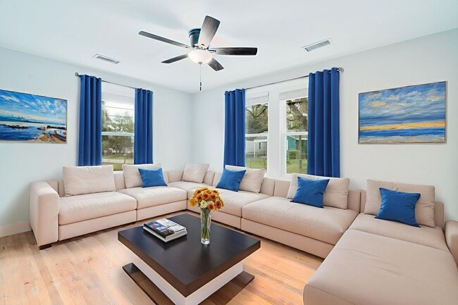 Primary Photo - Stylish Lowcountry Comfort Near the Heart ...