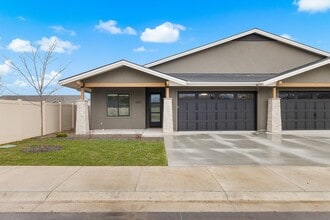 Building Photo - Brand New Luxury Duplex-Top of the line finishes & walking distance to The Village.