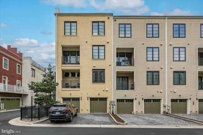 Building Photo - 1316 Main Line Blvd