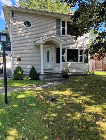 Primary Photo - 26 W Payne St