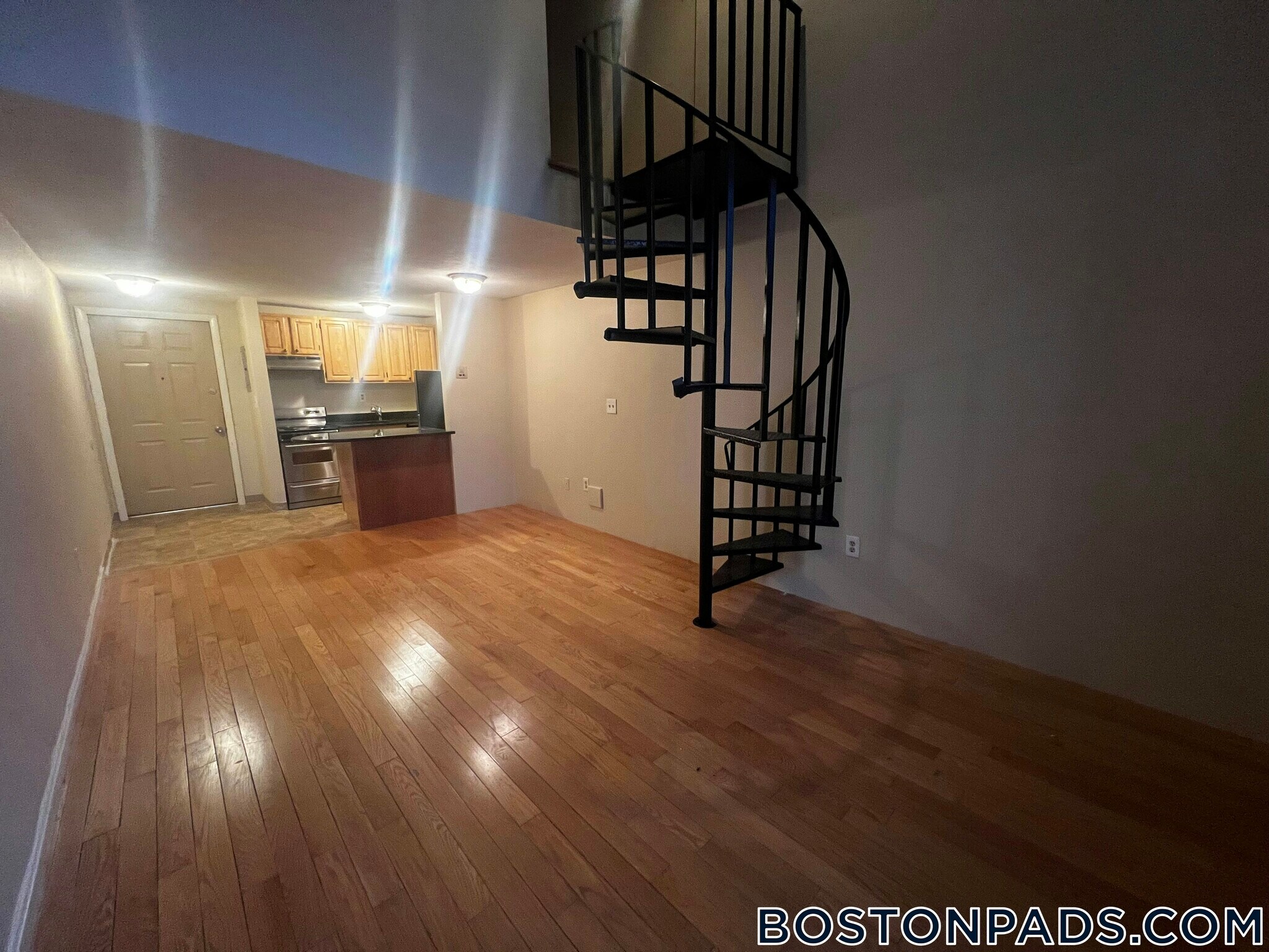 Building Photo - 385 Dorchester St