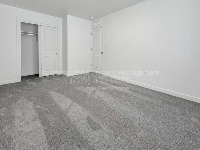 Building Photo - 4119 W Perspective St