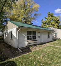 Building Photo - Charming 2-Bedroom, 1-Bathroom Home – $895/Month | Accepting Section 8