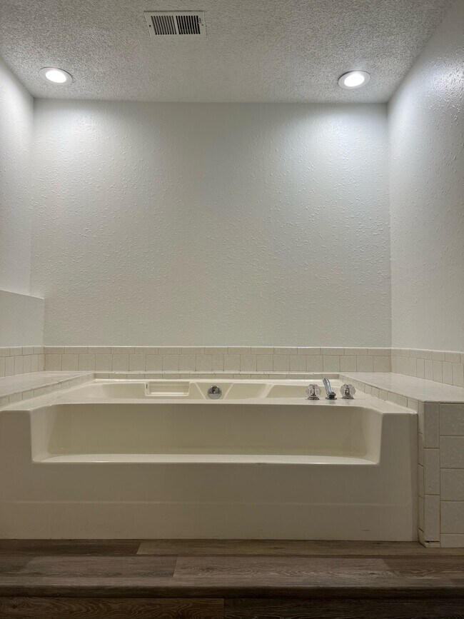 Building Photo - 1147 S Marshall St