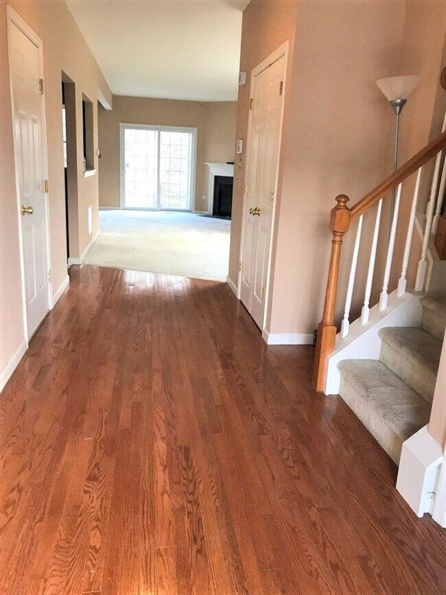 Building Photo - Perfect Townhouse Rental in Sicklerville!