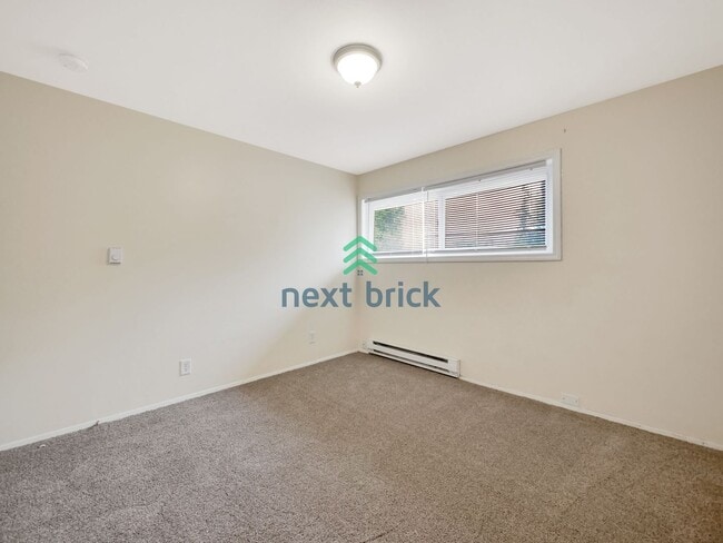 Building Photo - 3 Bed and 1 Bath Single-family Home is Ava...