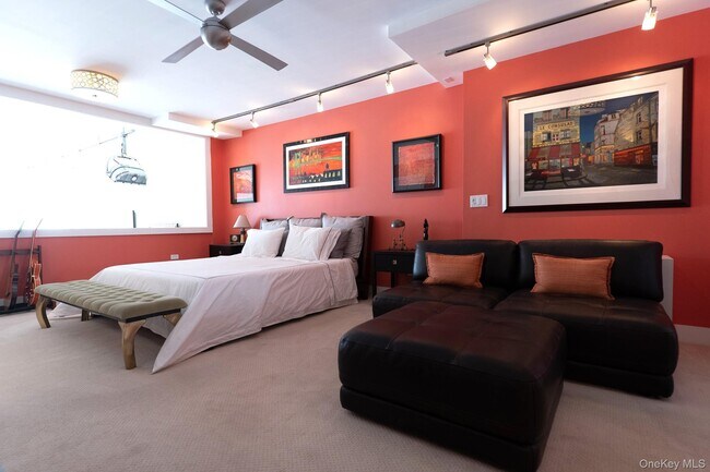 Building Photo - 1 Landmark Sq