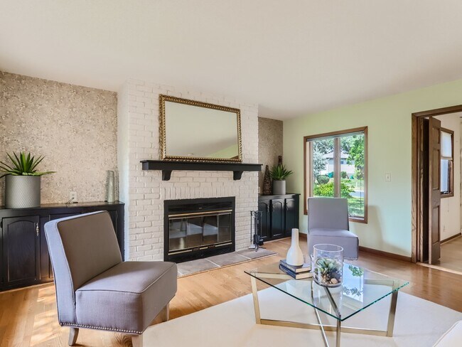 Building Photo - 8840 Morris Rd