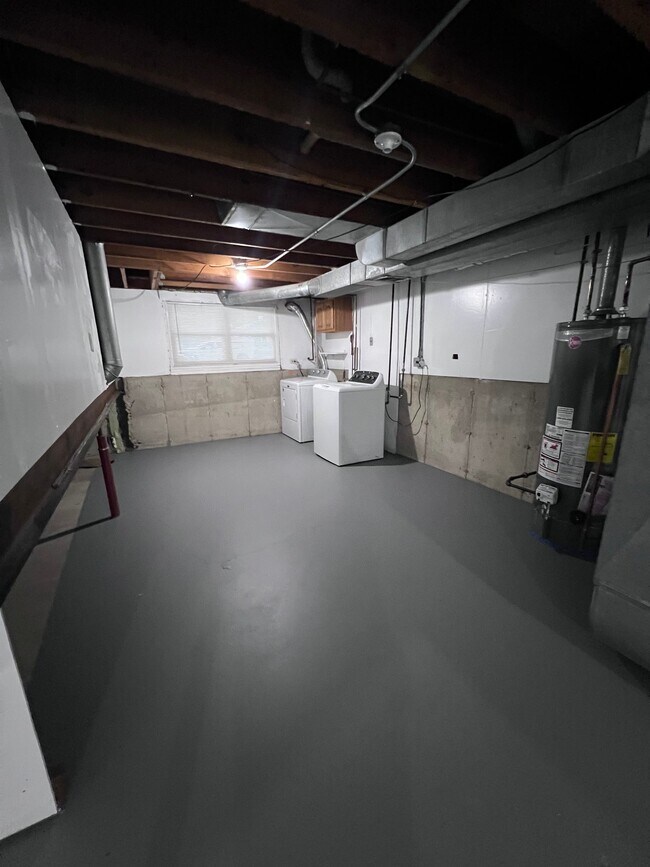 Building Photo - 1637 Sheffield Dr