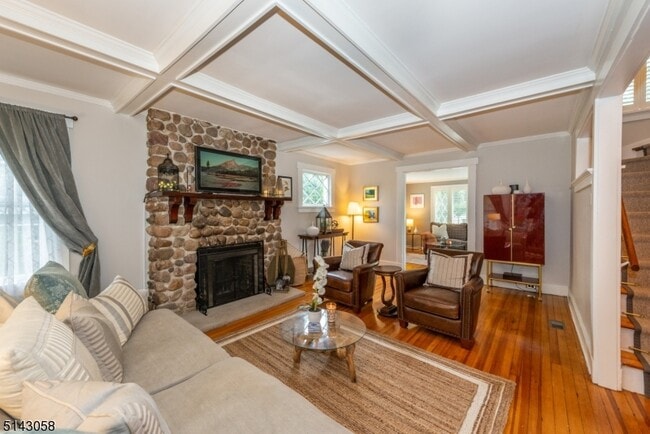 Building Photo - 276 Bay Ave