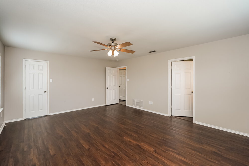 Building Photo - 5000 Caraway Dr