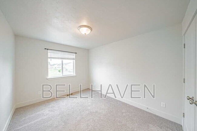 Building Photo - 651 S 2400 W