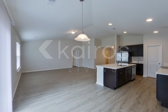 Building Photo - 12 Carrollton Dr