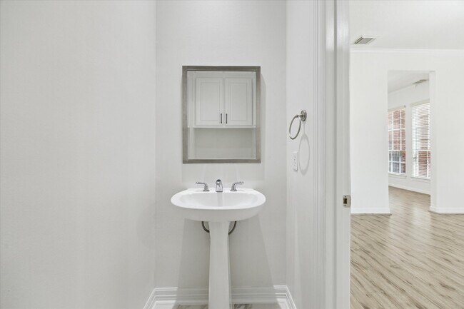 Building Photo - 13639 Brookbluff Ln