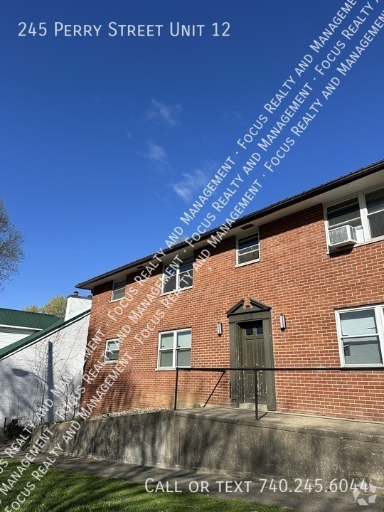 Building Photo - 245 Perry St