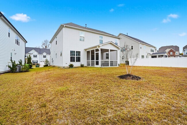 Building Photo - BEAUTIFUL 4 bedroom home, AVAILABLE NOW!