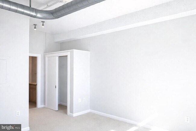 Building Photo - 811 4th St NW