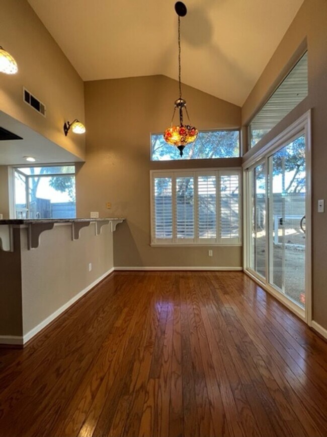 Building Photo - Charming 3 Bedroom 2 Bath with Large Backyard on Corner lot
