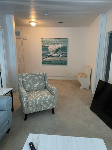 Building Photo - 302 Virginia Ave