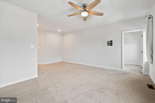Building Photo - 6500 Walcott Ln