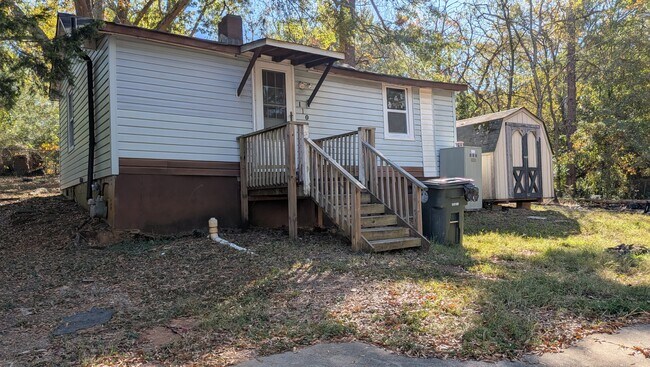 Building Photo - 110 Dye St