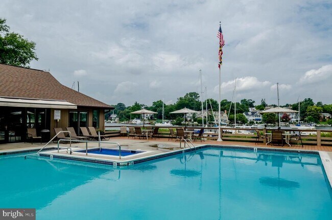 Building Photo - 5 President Point Dr