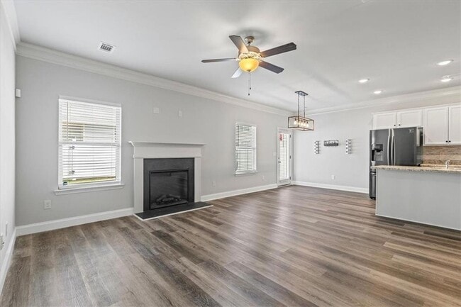 Building Photo - 360 Turtle Creek Dr